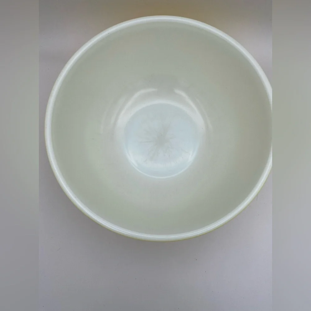 Pyrex Yellow Mixing Bowl #404 Primary Colors 4 Qt Large Nesting MCM Vintage